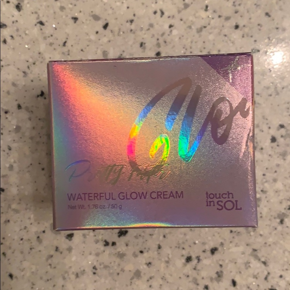 Waterful glow cream.
